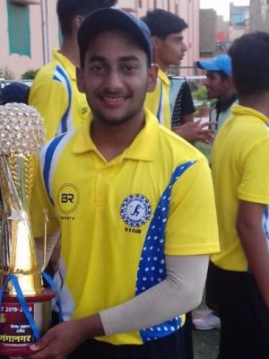 Rahul Garg under 16